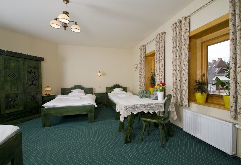 اتاق خانوادگی, Zakopiański Dwór