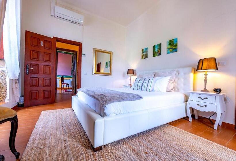اتاق اکونومی, Quinta Do Quinto