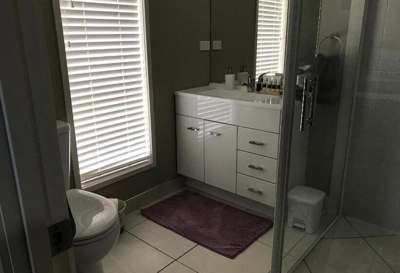 带大床的豪华间, Grasslands Bed & Breakfast