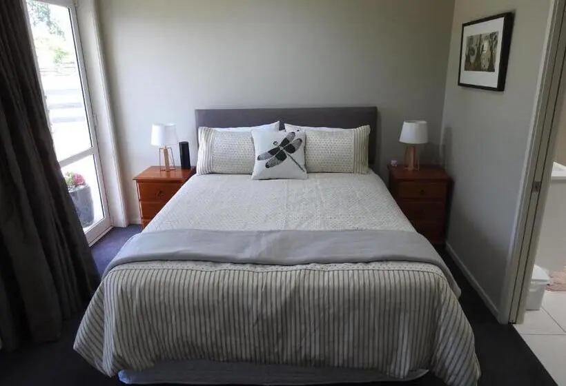 اتاق لوکس, Grasslands Bed & Breakfast