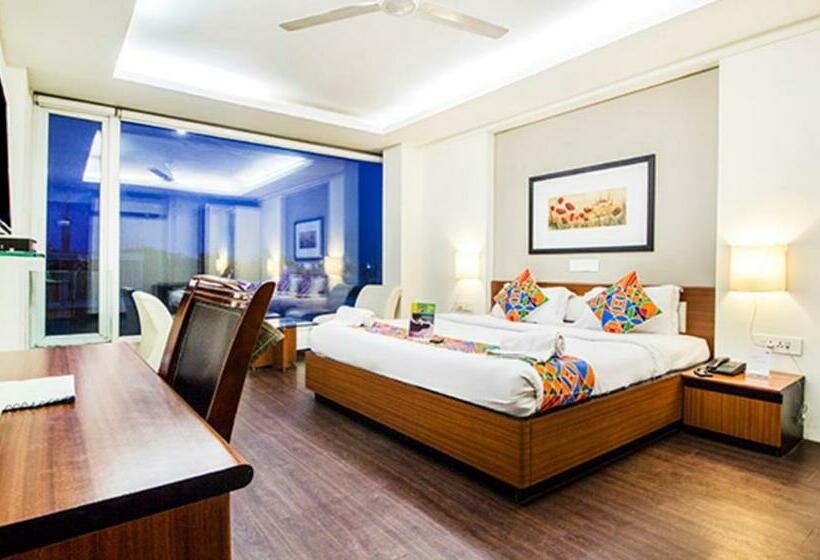 行政三人间, Fabhotel Prime Avenue