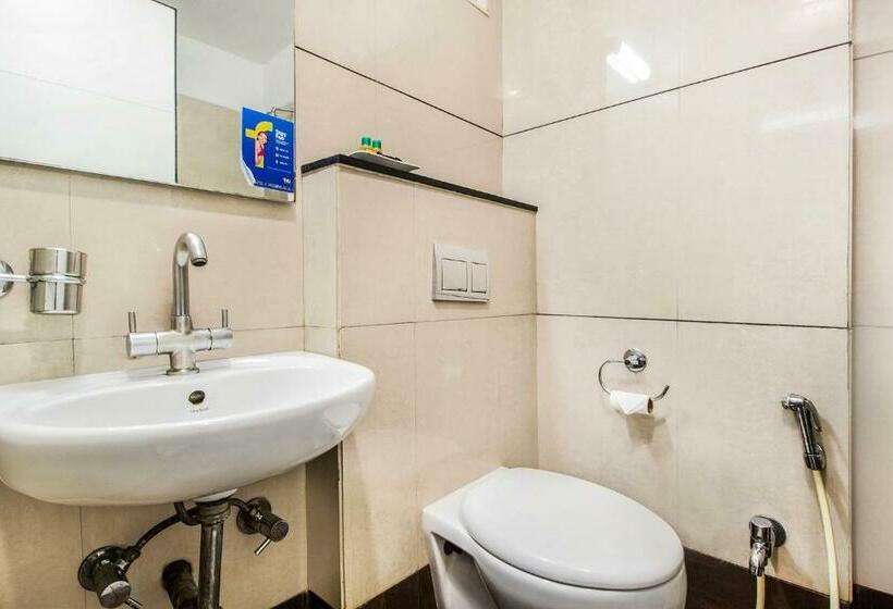 行政三人间, Fabhotel Prime Avenue