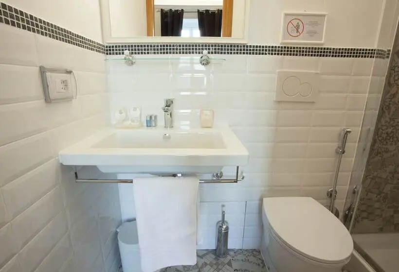 اتاق لوکس, Innsiderome