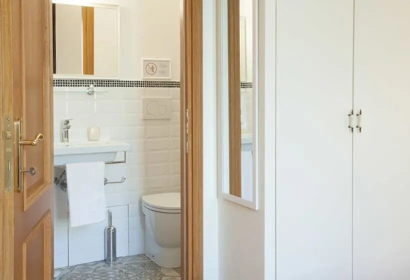 اتاق لوکس, Innsiderome