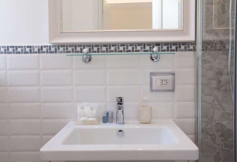 חדר סטנדרט עם מרפסת, Innsiderome