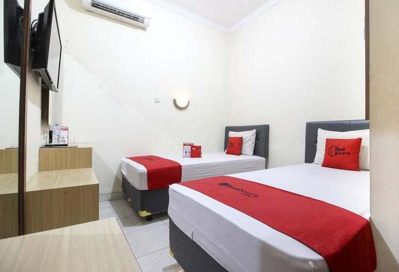 家庭间, Reddoorz Plus Near Stadion Mandala Krida