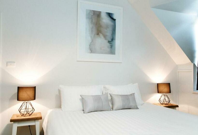 Люкс Кровать Кинг, The Berry Inn