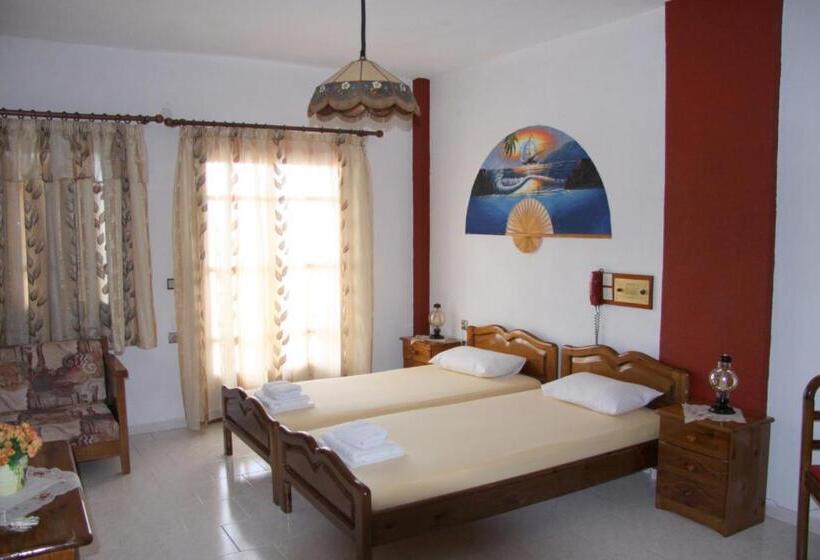 バルコニー付きスタンダードステューディオ, Mary