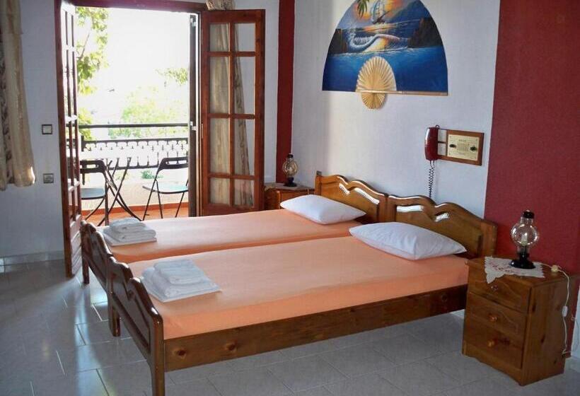 バルコニー付きスタンダードステューディオ, Mary