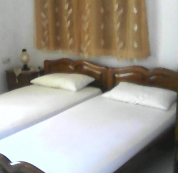 １階の１ベッドルームアパートメント, Mary