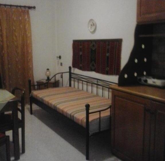 景色の見える一ベッドルームアパートメント, Mary