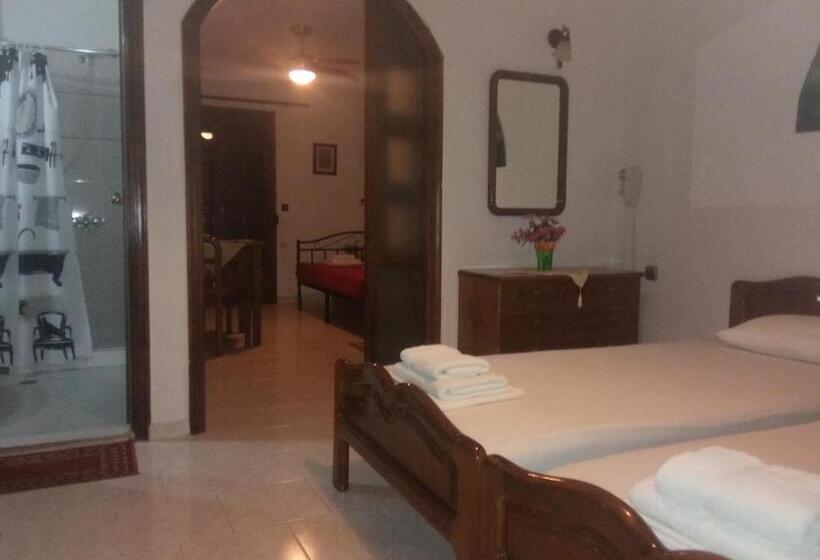 景色の見える一ベッドルームアパートメント, Mary