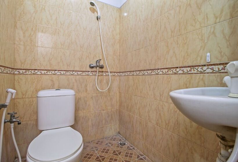 Номер Стандарт, Reddoorz Plus Near Ciputra World Kuningan 2