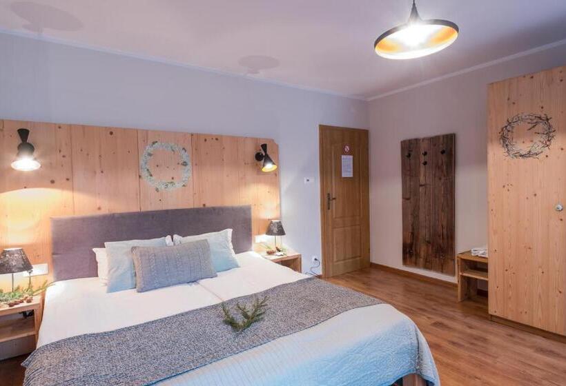 اتاق استاندارد چهار تخته, Willa Pokusa