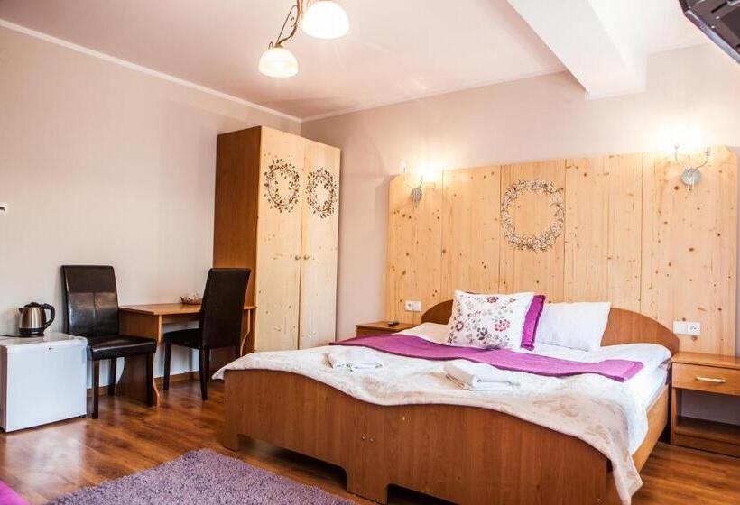 اتاق خانوادگی, Willa Pokusa