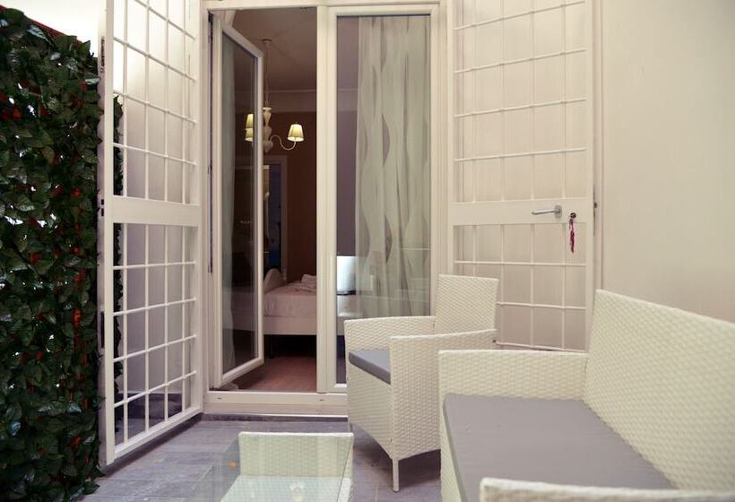 اتاق لوکس, Chiaia Roof