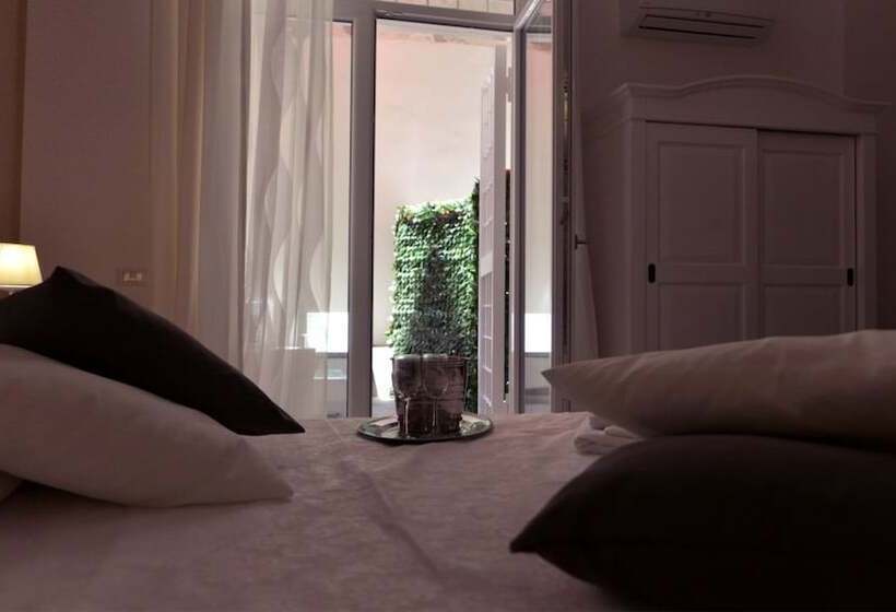 اتاق لوکس, Chiaia Roof