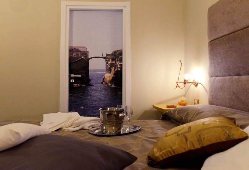 اتاق استاندارد, Chiaia Roof