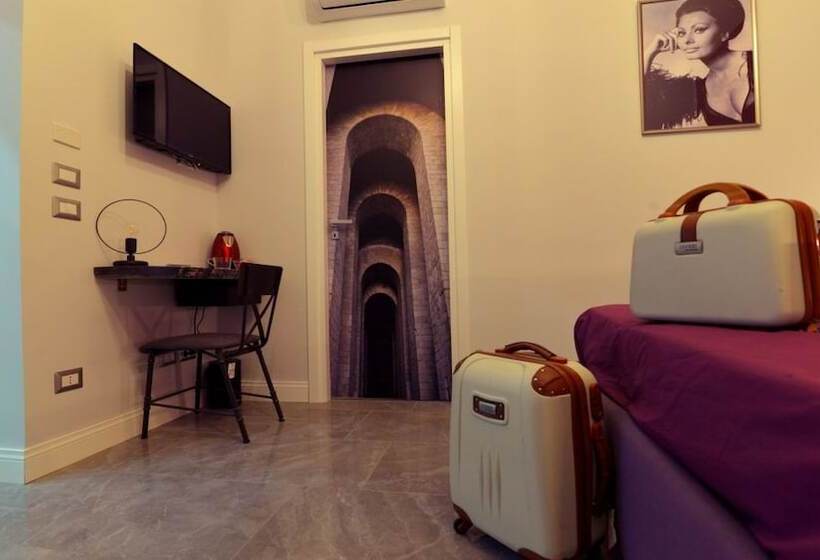 اتاق استاندارد, Chiaia Roof