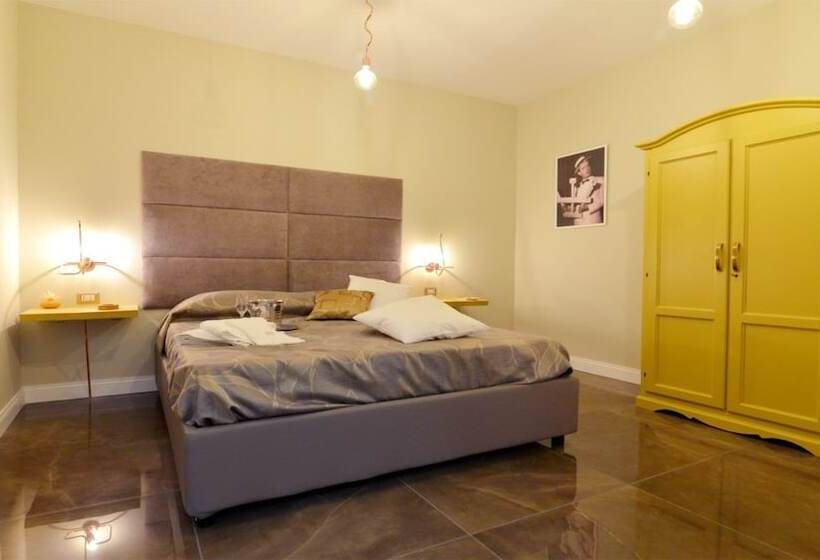 اتاق استاندارد, Chiaia Roof