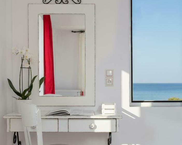 트리플 클래식 룸, Iris Beach