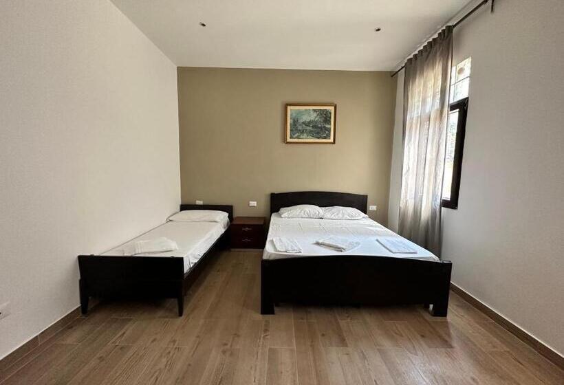 اتاق استاندارد سه نفره, Dream Holiday