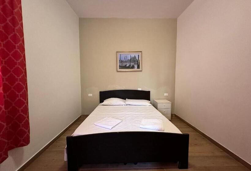 اتاق استاندارد با سرویس بهداشتی مشترک, Dream Holiday