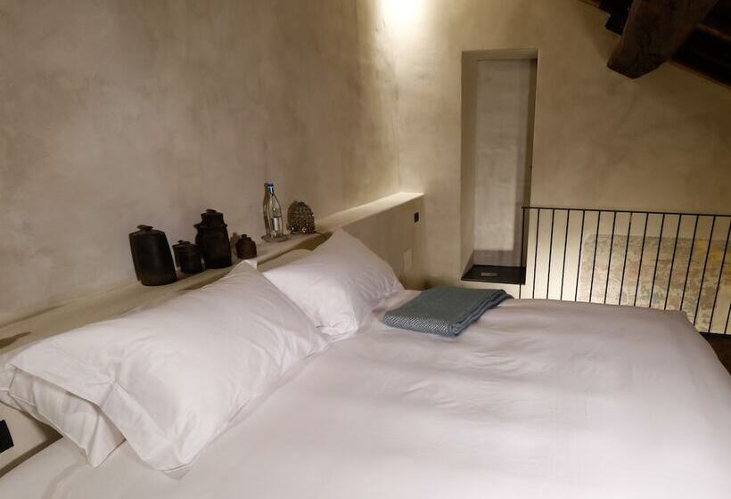 جناح, Palazzo Albricci Peregrini