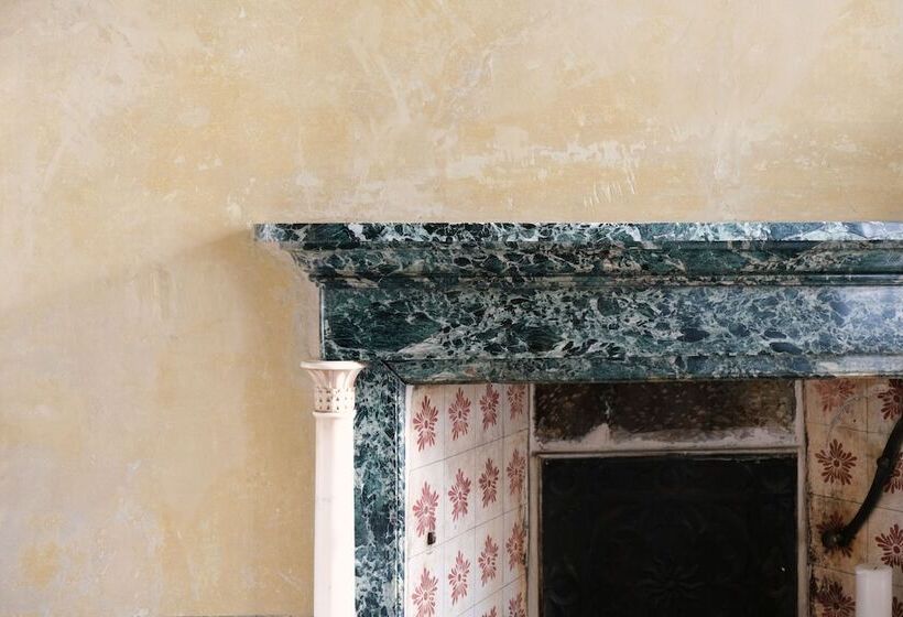 جناح ديلوكس, Palazzo Albricci Peregrini