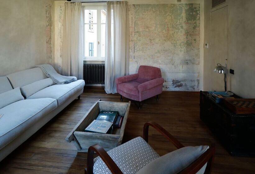 جناح, Palazzo Albricci Peregrini