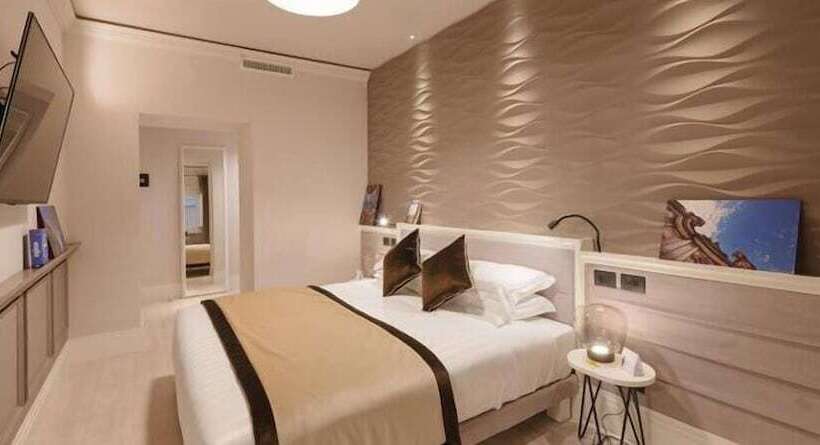 اتاق لوکس, Rhea Silvia Luxury Navona