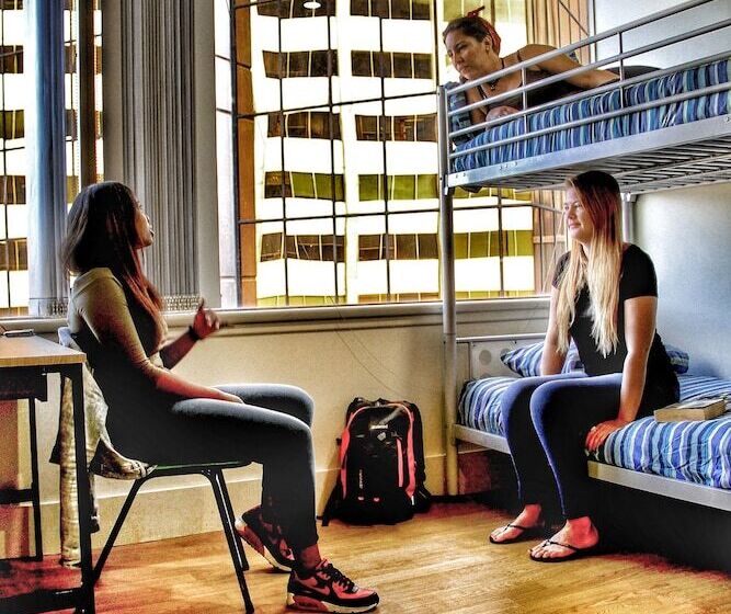 מיטה בחדר מעונות עם מקלחת משותפת, Choice Backpackers