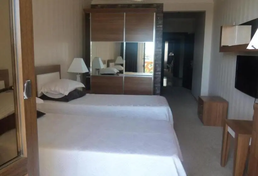 اتاق استاندارد سه نفره, Palm Beach