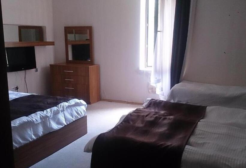 اتاق خانوادگی, Palm Beach