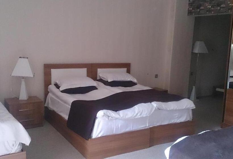 اتاق خانوادگی, Palm Beach