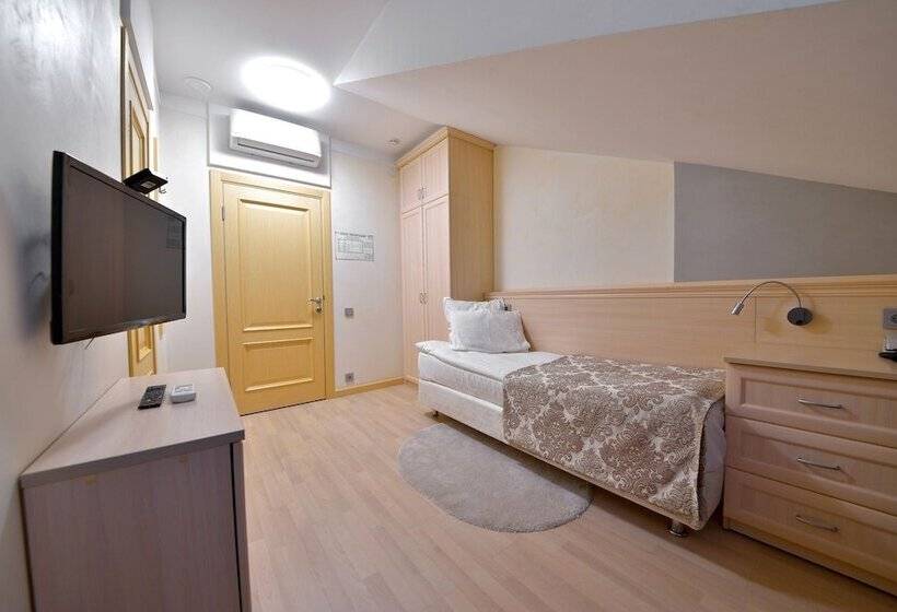 اتاق استاندارد یک نفره, Rachmaninoff