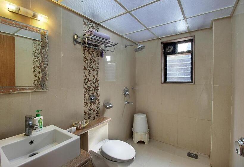 חדר סופריור, Sterling Panchgani