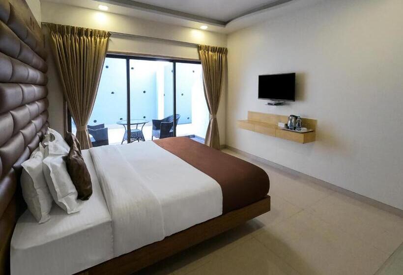 חדר סופריור, Sterling Panchgani