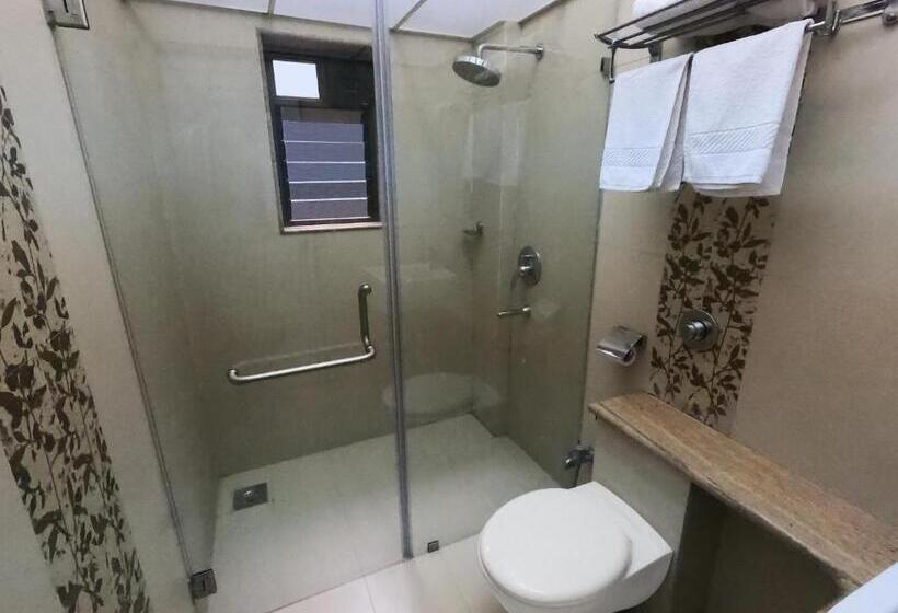 סוויטה משפחתית, Sterling Panchgani