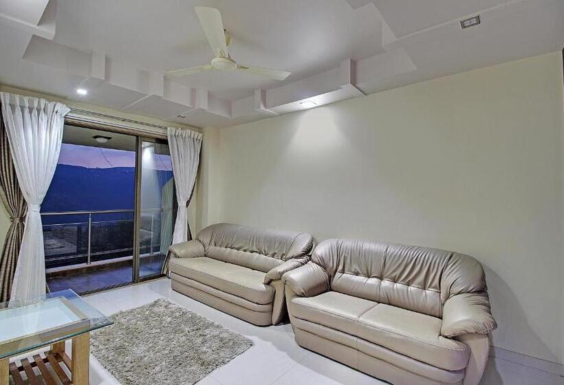 סוויטה משפחתית, Sterling Panchgani