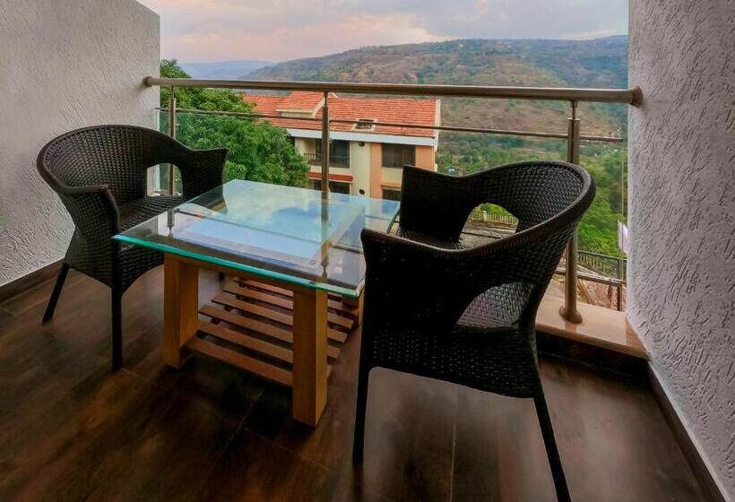 סוויטה משפחתית, Sterling Panchgani