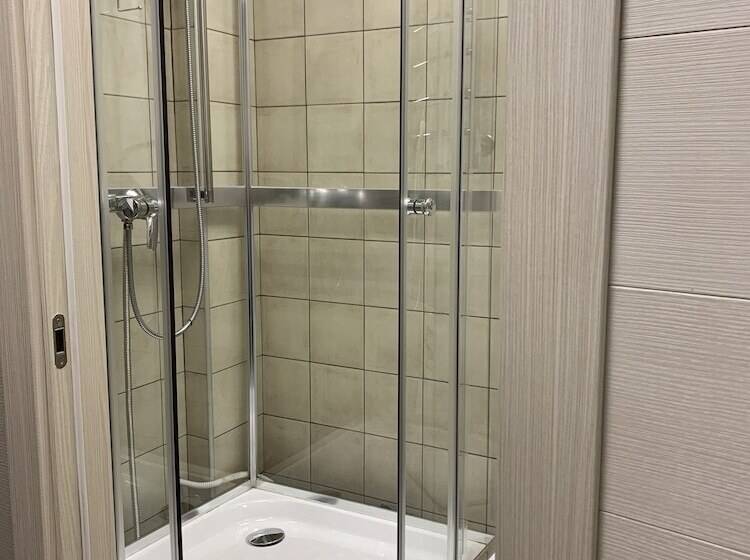 اتاق استاندارد, Business Hall