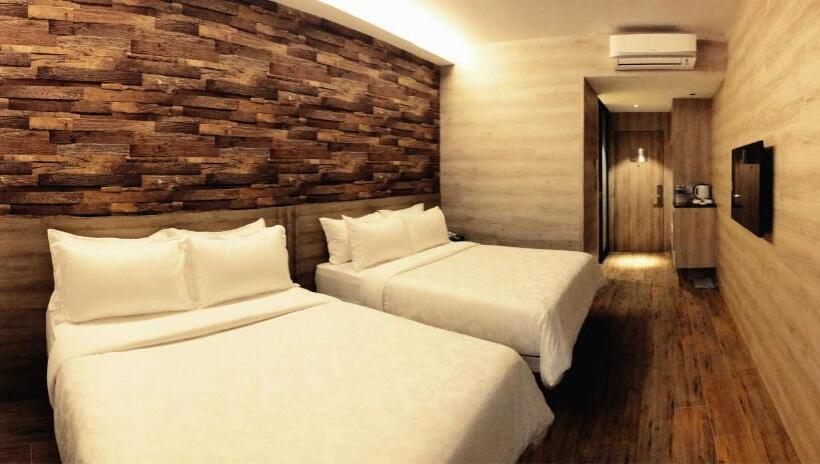 Quarto Familiar Deluxe, Legend Boutique