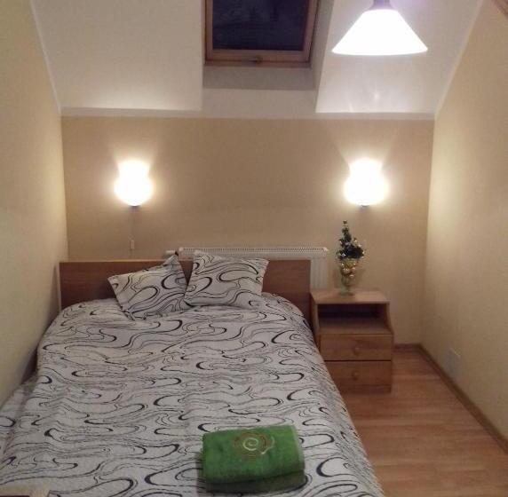 Quarto Estandar, Dom Gościnny Gerus