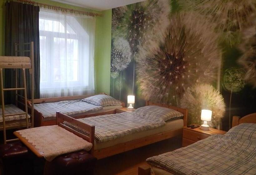 Quarto Familiar Clássico, Dom Gościnny Gerus
