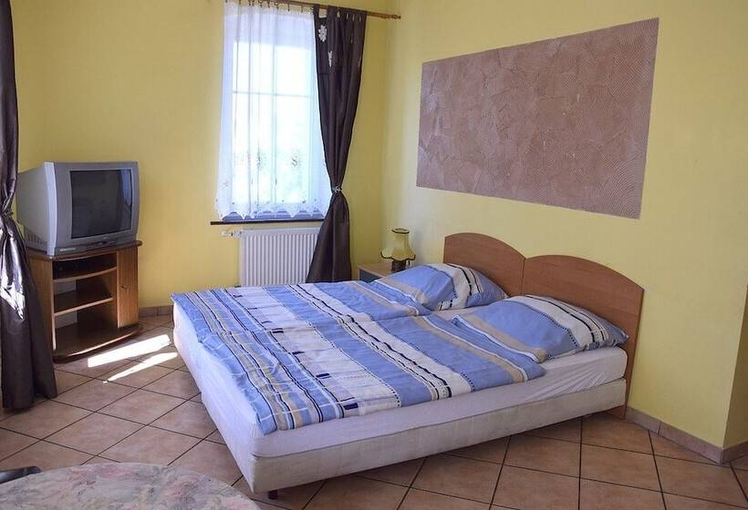 Quarto Estandar, Dom Gościnny Gerus