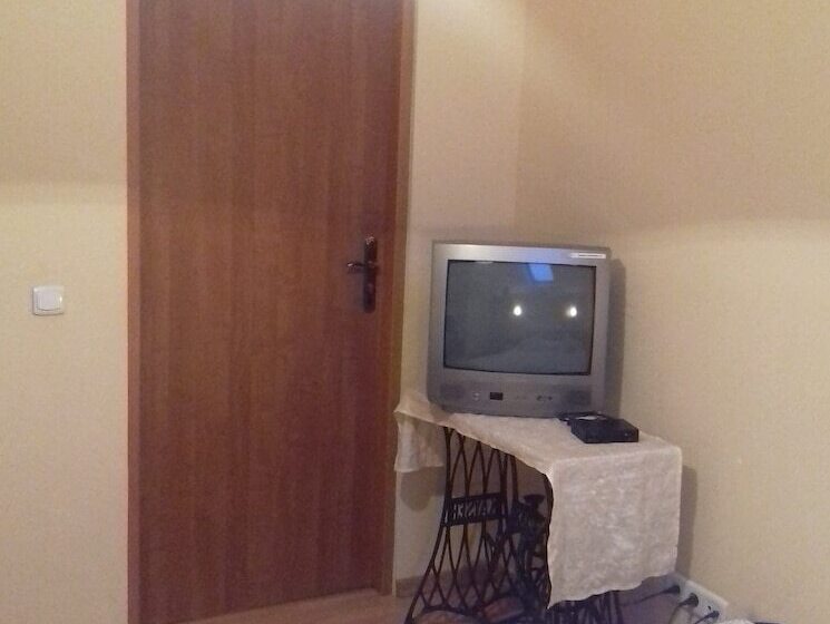 Quarto Estandar, Dom Gościnny Gerus