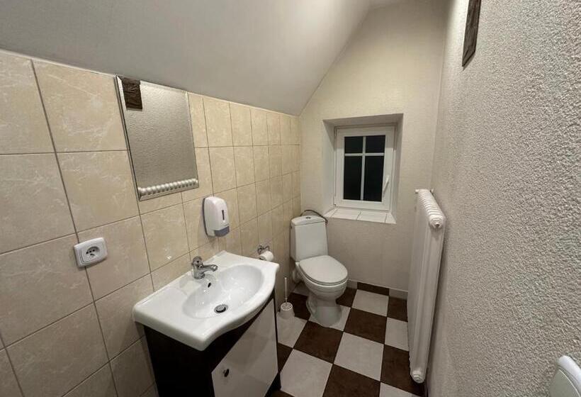 חדר סטנדרט לארבעה, Dom Gościnny Gerus