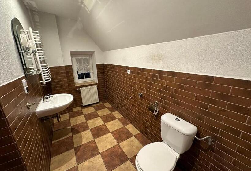 חדר סטנדרט לארבעה, Dom Gościnny Gerus