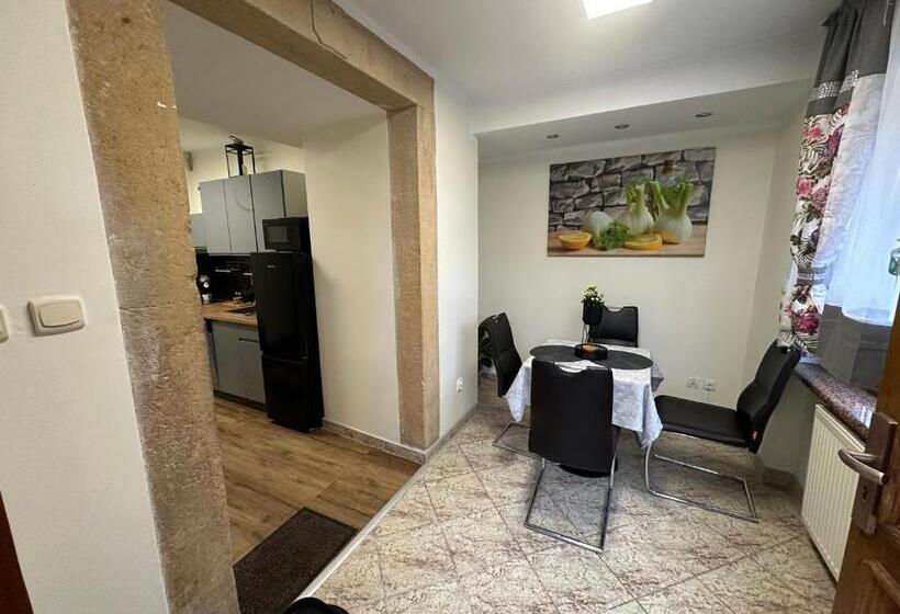 דירת חדר, Dom Gościnny Gerus